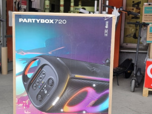 Jbl partybox 720 bezicni prenosivi 800w