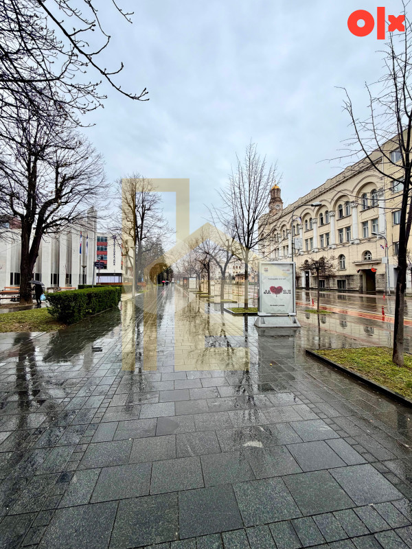 Iznajmljujemo poslovni prostor u Centru grada 3