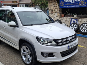 Volkswagen Tiguan 2.0 TDI R-Line Desing 4Motion DSG 130 KW