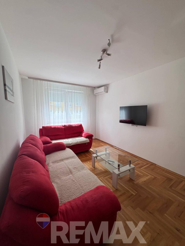 Dvosoban stan 44m2, podnožje Starčevice 2