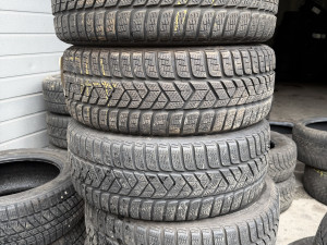 Prodajem 4 gume 205/40/18 Pirelli 6mm 2022.g