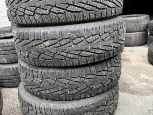 Prodajem 4 gume 245/75/17 Nokian 7mm