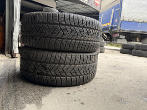 Prodajem 2 gume 245/45/20 Pirelli