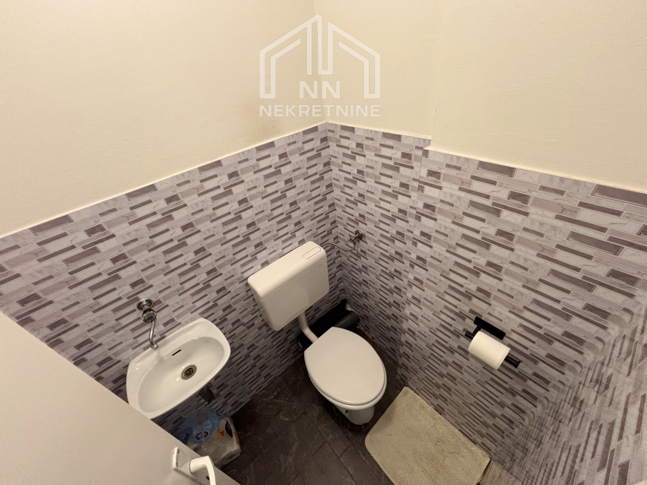 NN Nekretnine : Trosoban stan - Alipašino Polje 72m2 (77m2) 12