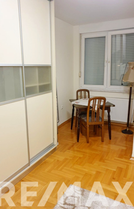 Garsonjera na top lokaciji, novija gradnja, lift, mirno okruženje 3