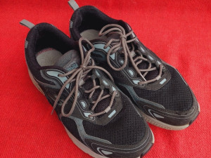 Tene patike skachers  M strike  broj  47  memory pjena