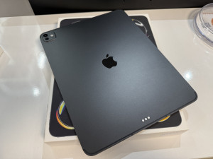 Apple iPad Pro 13 M5 256GB Cellular 5G *SAMO 3 CIKLUSA PUNJENJA*