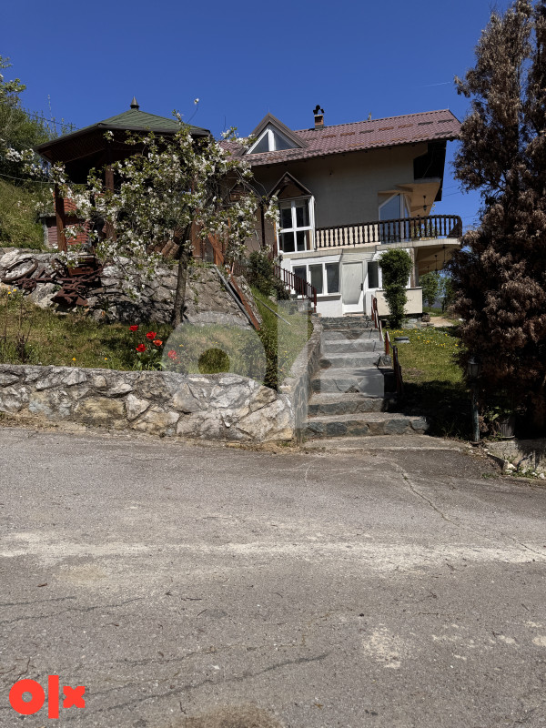 Kuća u Ilijašu sa bazenom i okućnicom od  2198 m2,  vl 1/1
