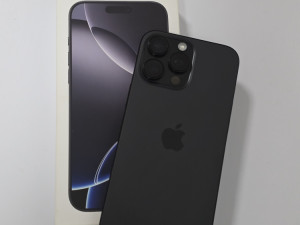 IPHONE 16 PRO MAX 256GB 97% BH Bez tragova koristenja garancija