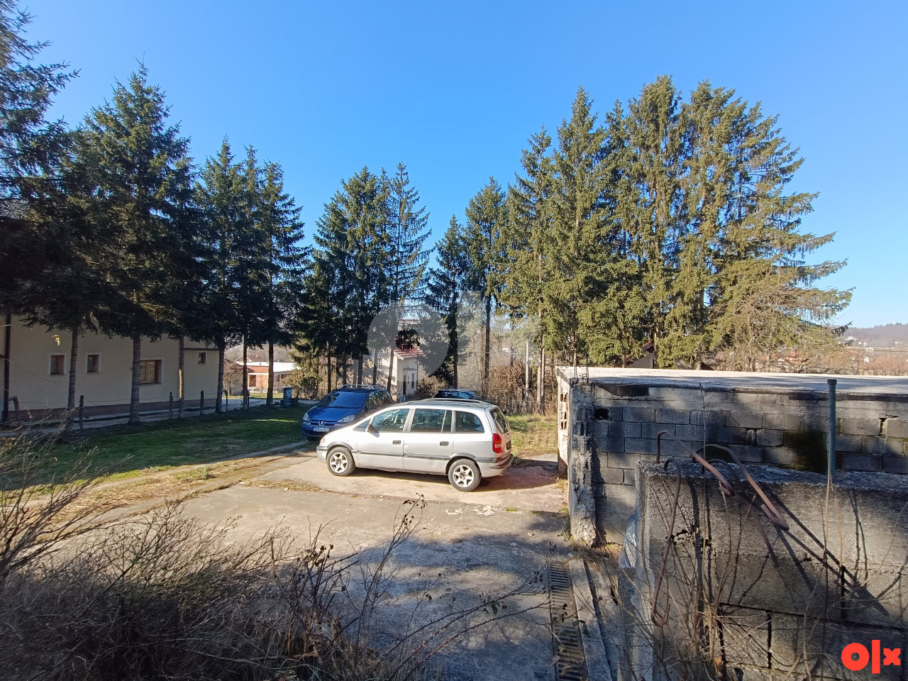 Rakovica Zemljište 1757 m2,+stara vikendica,blizu škole 3