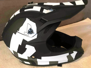 Kaciga za motocros qvad Ktm Yamaha Suzuki Honda