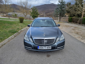 MERCEDES E KLASA 220 CDI E220 W212 perfektan i bez marke uloga