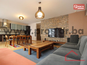 PROSTOR izdaje: Petosoban stan sa parkingom, Čobanija