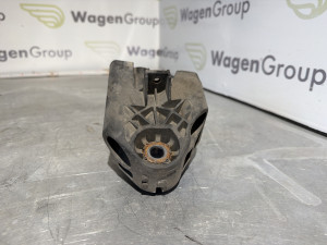 Nosac motora Mercedes W213 (fotografija 2)
