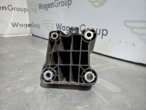 Nosac motora Mercedes W213 (fotografija 3)
