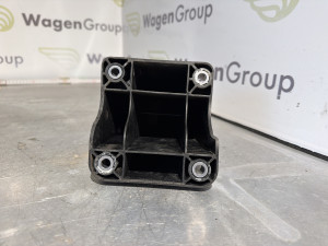 Nosac motora Mercedes W213 (fotografija 3)