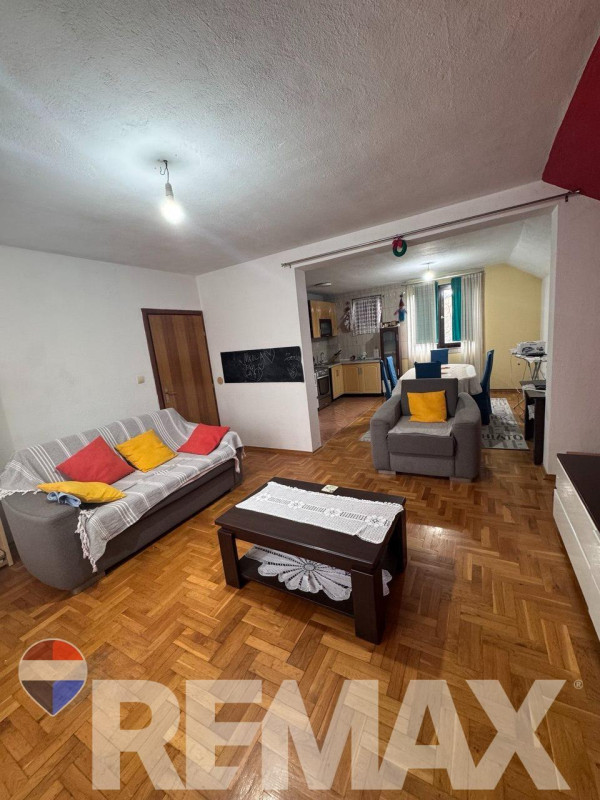Cetvorosoban stan u kući 150m2 , Rakovačke bare 2