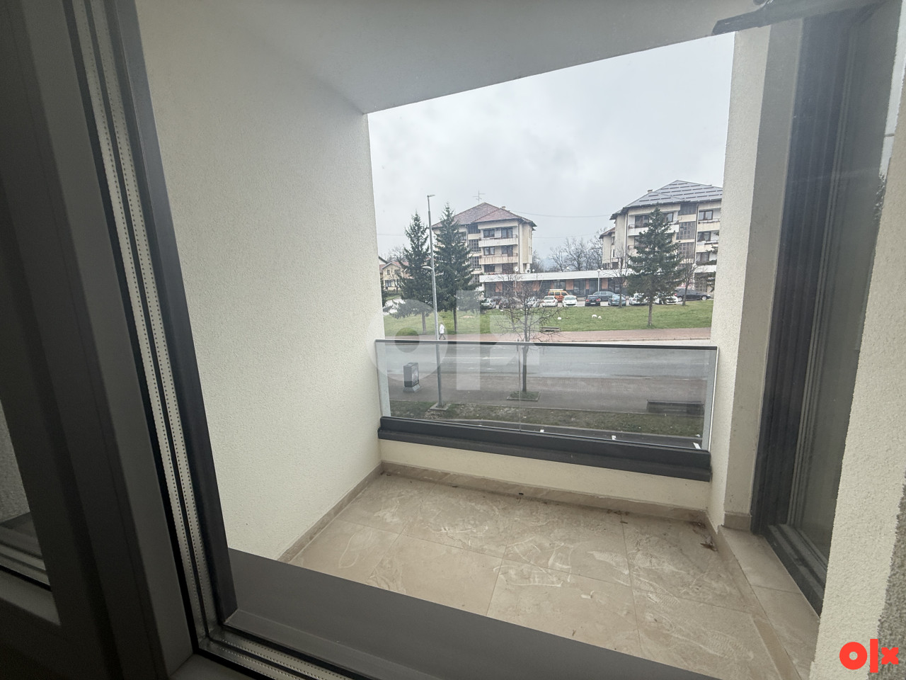 Trosoban stan Istočno Sarajevo 69 m2 etažiran 13