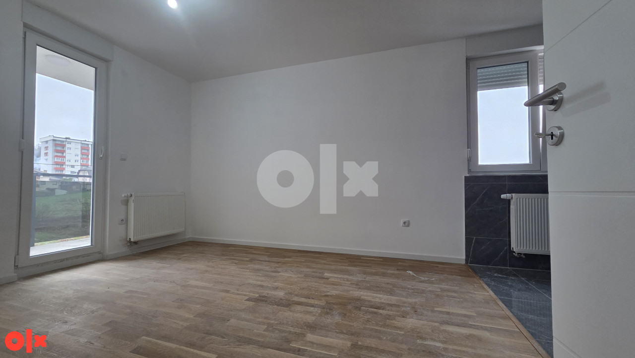 Dvosoban stan / Nova Dobrinja, Istočno Sarajevo 1. i 2. sprat 8