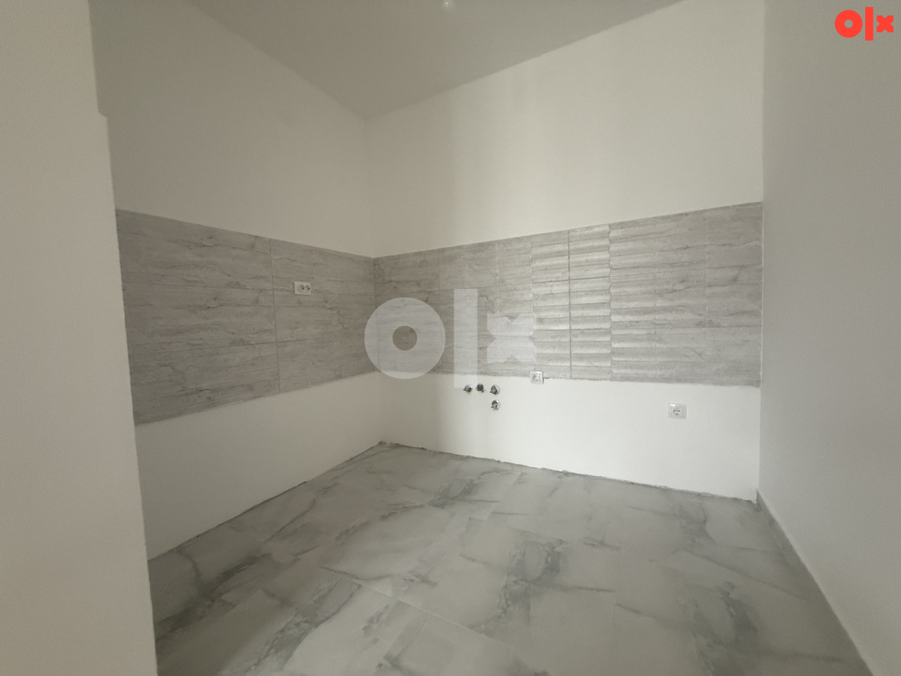 Dvosoban stan Istočno Sarajevo 43 m2 etažiran 8