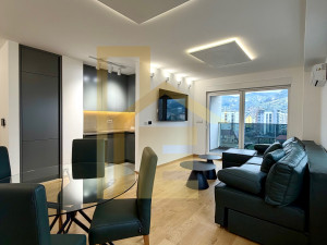 LUX Trosoban stan sa garažom, podnožje Starčevice