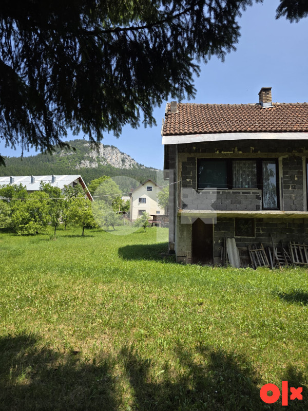 Kuća blizu glavnog puta Sarajevo Beograd kod Mokrog 2