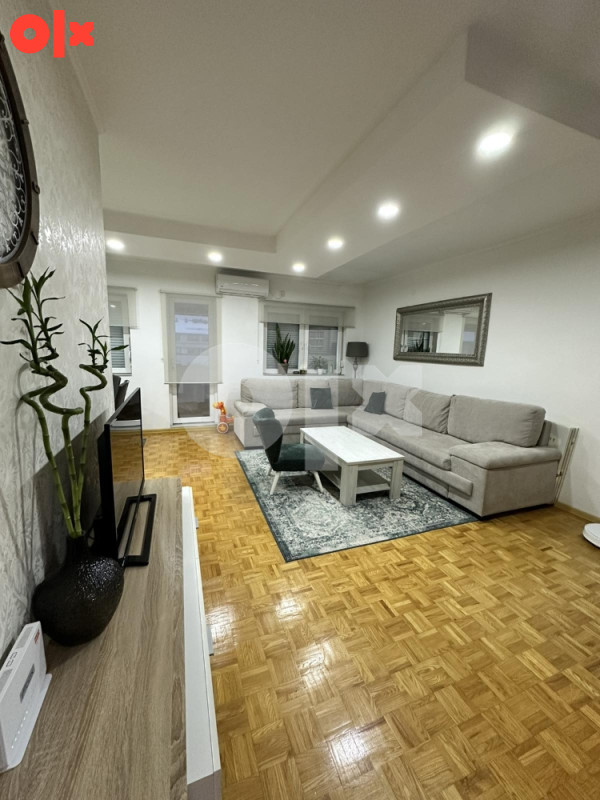 RENOVIRAN I NAMJESTEN TROSOBAN STAN 70 m2+4,5 m2 TERASA