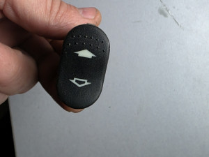 Prekidac podizaca Ford fokus 1.4 benz 55 kw 2002 god