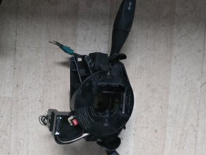 Rucice zmigavaca Ford fokus 1.4 benz 55 kw 2002 god