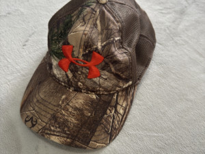 Under Armour camo kačket