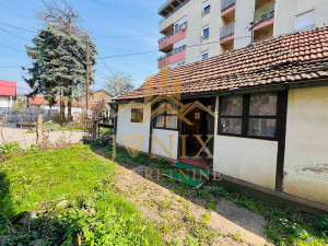 PRODAJ kuća Lazarevo kod velikog Centruma Banja Luka 53m2