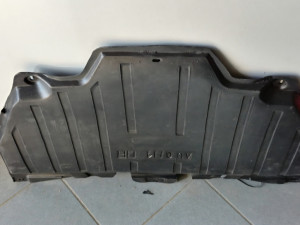 Zaštita plastika motora mjenjaca Audi A4