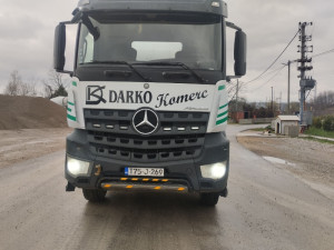Mercedes Arocs mixer