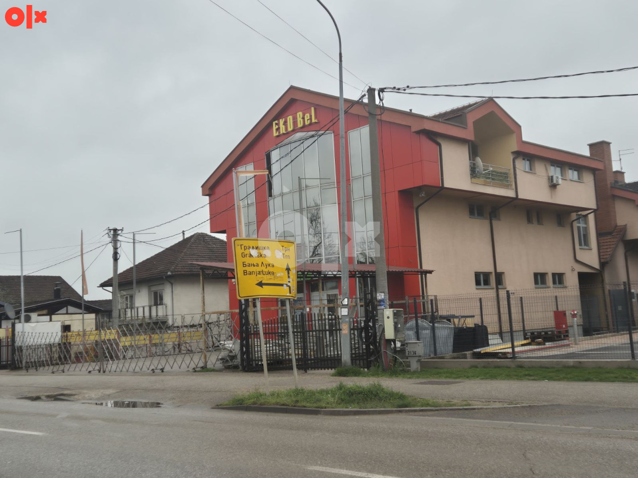 Stambeno-poslovna zgrada na odličnoj lokaciji (670 m2) 2
