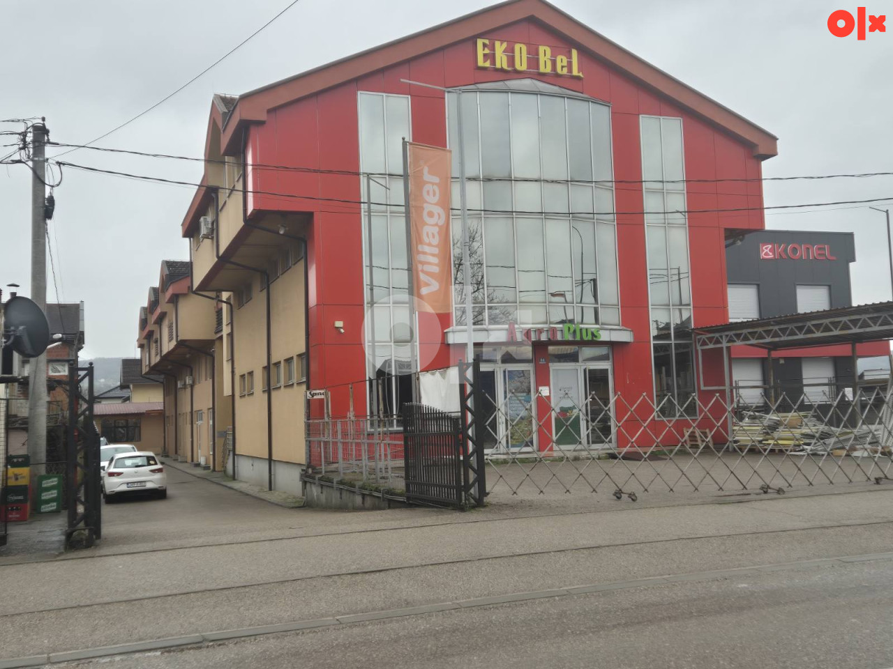 Stambeno-poslovna zgrada na odličnoj lokaciji (670 m2) 3