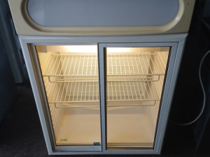 RASHLADNA VITRINA ZA PICE