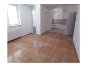 USKORO USELJIV trosoban stan 56m2 Banja Luka