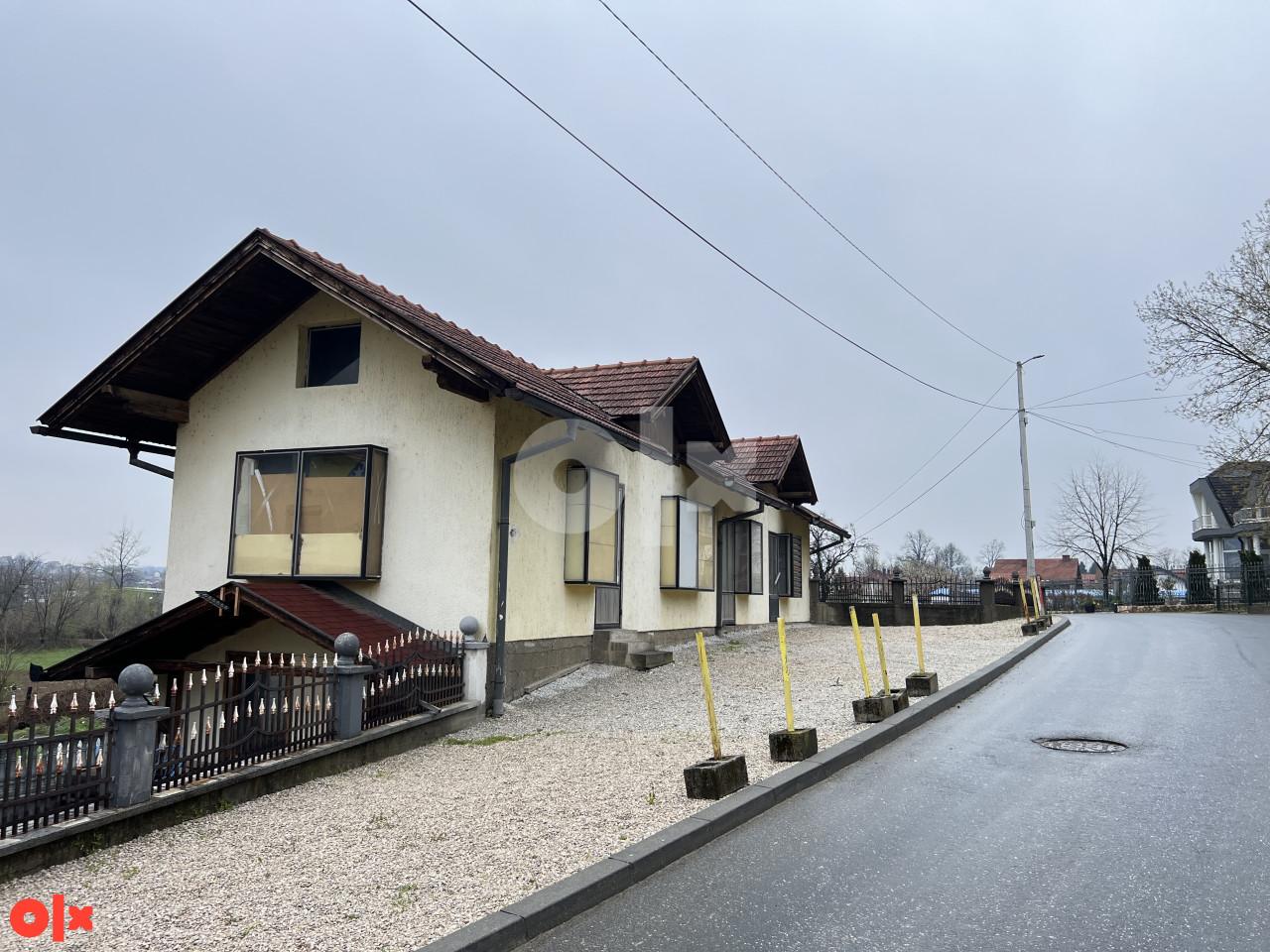 Stambeno poslovni objekat 300 m2 i zemljište 600 m2 2