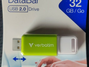 USB memorijski stik 2.0 Verbatim 32GB