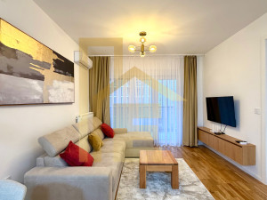 Iznajmljujemo LUX dvosoban stan, SPO Palata