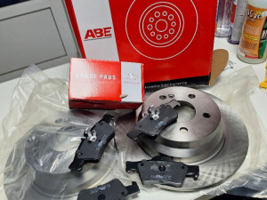 DISKOVI DISK PLOCICE MERCEDES E KLASA W211 ZADNJI SET