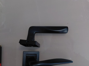 Šteka za sobna vrata crna