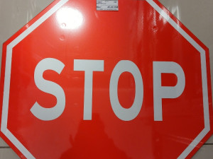 SAOBRACAJNI ZNAK STOP