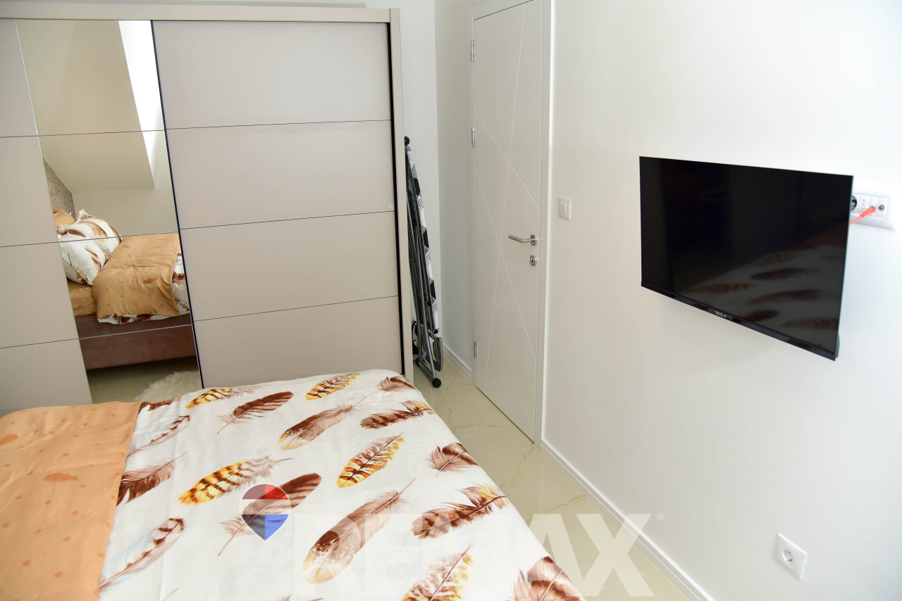 Dvosoban moderan stan 50m2 - preko puta Emporiuma 13