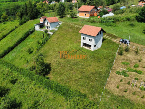 Kuća 100 m2 na placu od 1636 m2 - Ramići