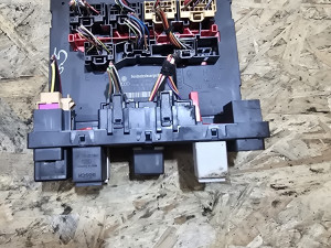 W golf 5 elektronika 1K0937049M