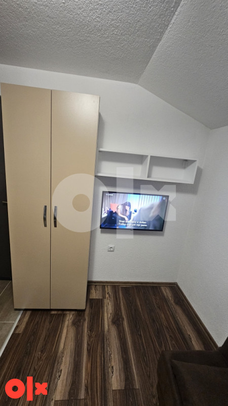 Garsonjera namjestena 18m2.TUŠANJ 100m od slatine..450m od OMEGE
