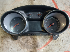 OPEL Astra K kilometar sat / celer / instrument tabla 39085725