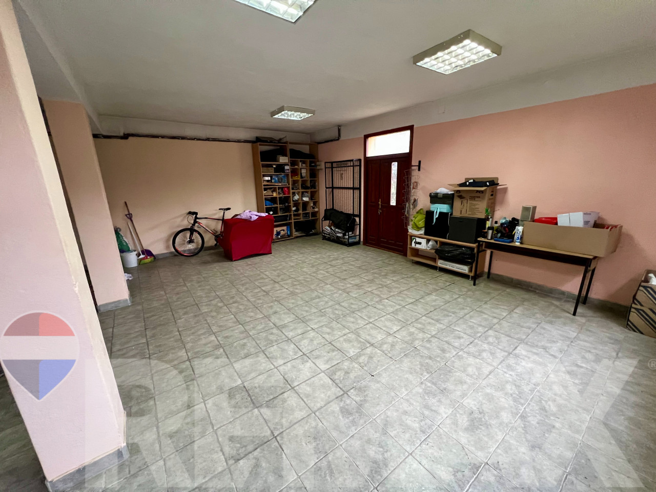 Kuća na odličnoj lokaciji | 3 stana i poslovni prostori | Kuljani 10