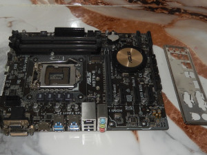 Maticna ploca 1150 socket / Asus H97M-E